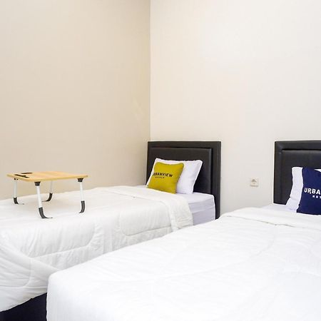 Urbanview Hotel Near Alun Alun Tegal Тегал Экстерьер фото
