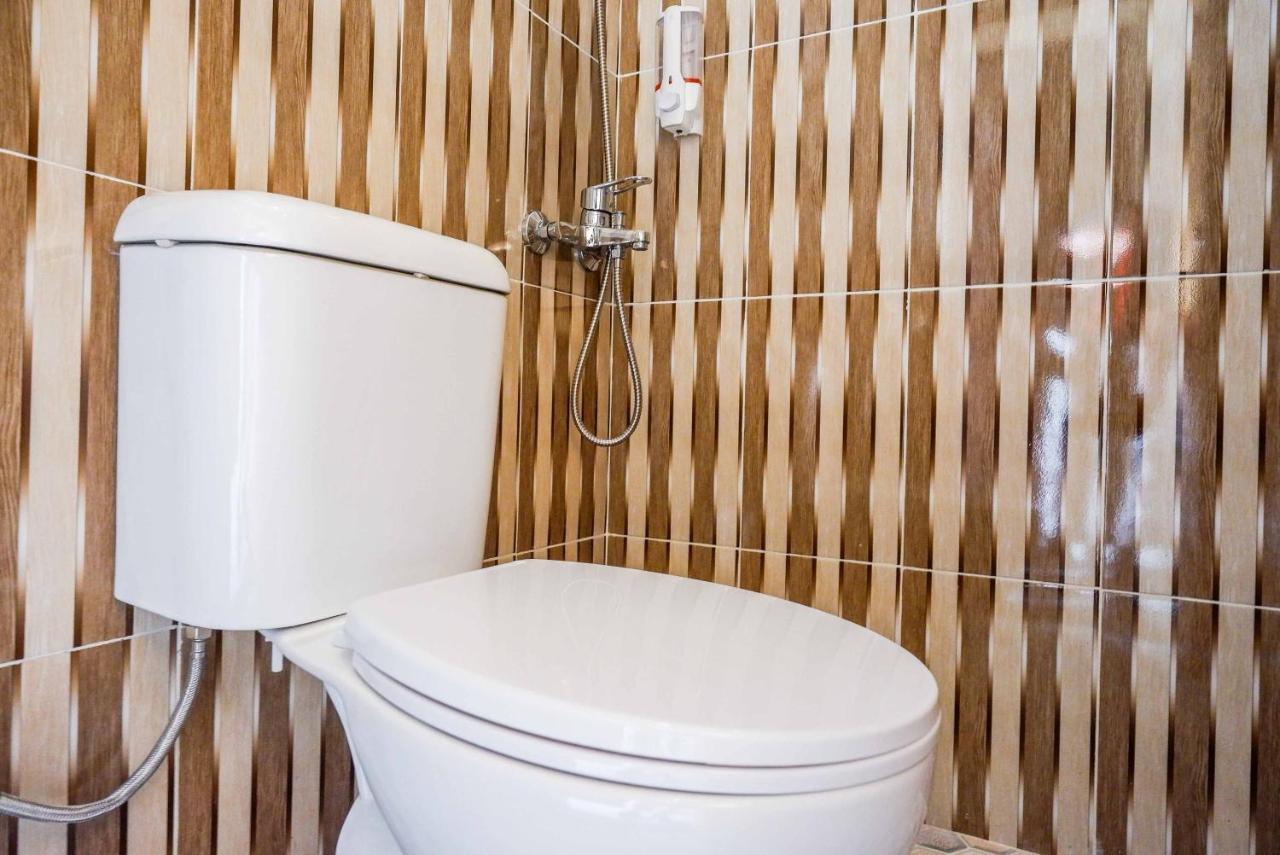 Urbanview Hotel Near Alun Alun Tegal Номер фото