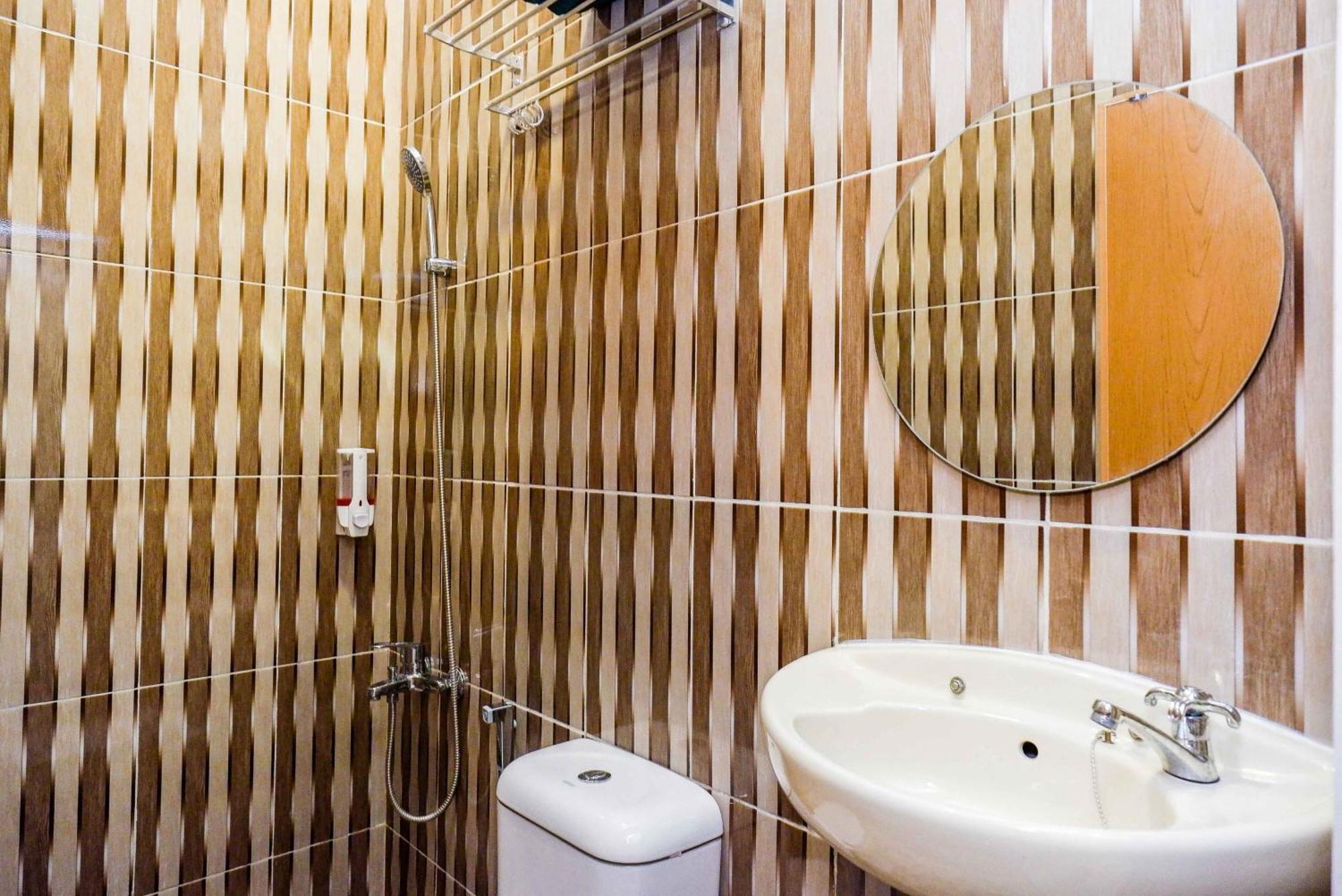 Urbanview Hotel Near Alun Alun Tegal Экстерьер фото