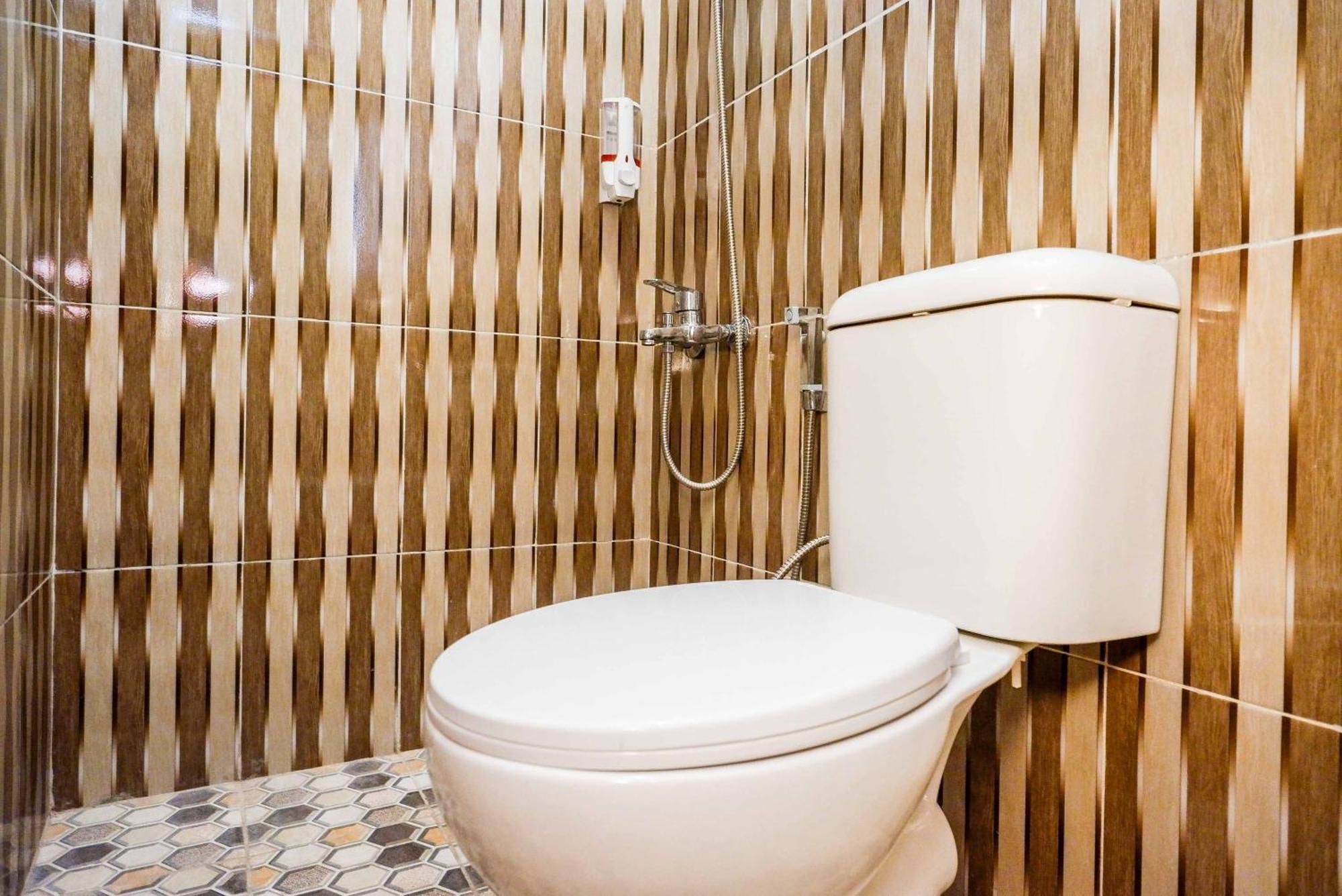 Urbanview Hotel Near Alun Alun Tegal Тегал Экстерьер фото