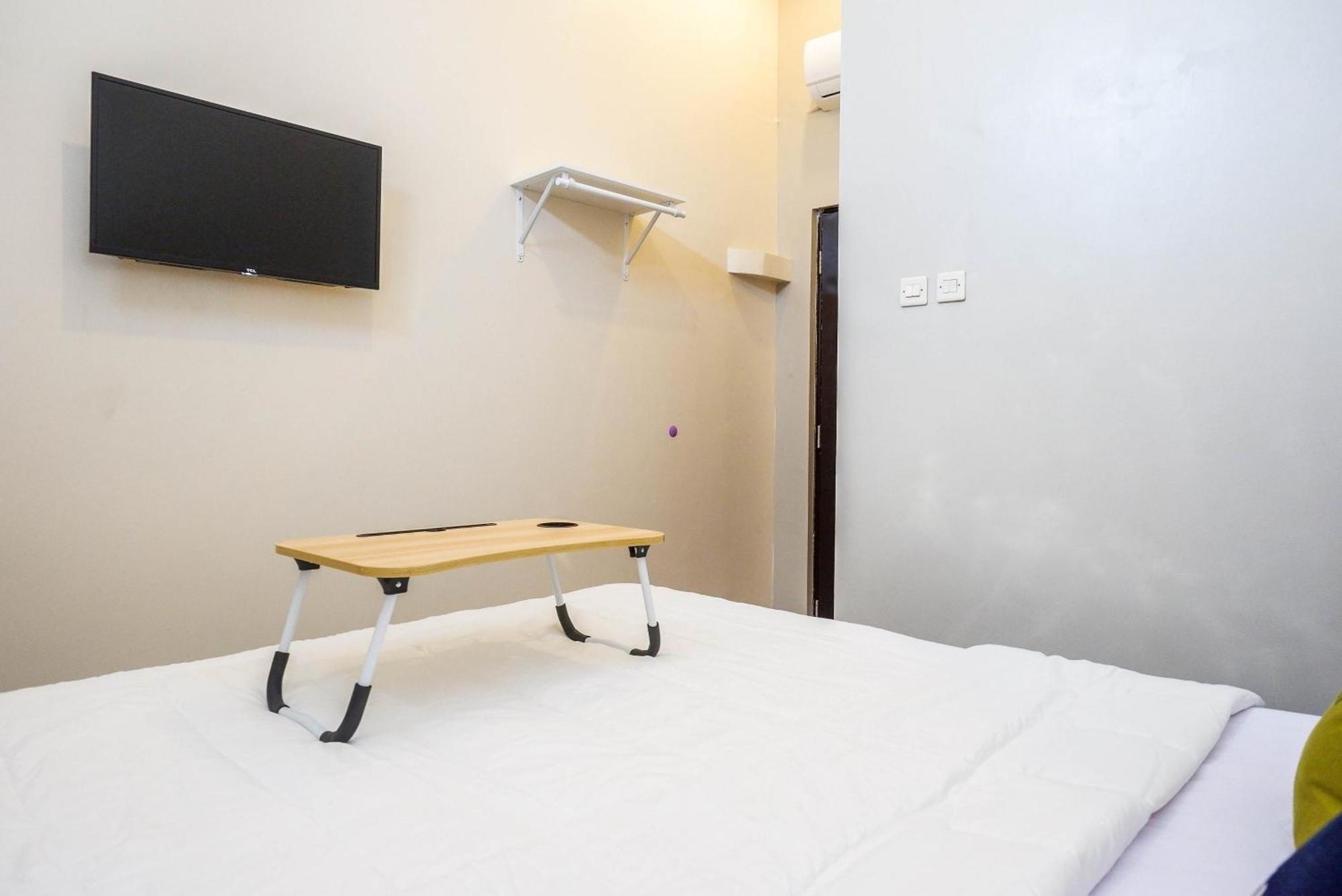 Urbanview Hotel Near Alun Alun Tegal Экстерьер фото